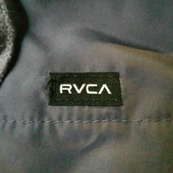 *SOLD* RVCA Jacket - Picture 5 of 6